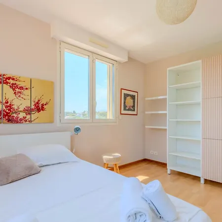 Apartment Bellet - De Charme, 4 Chambres, Plancha & Piscine