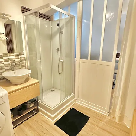 Apartment Romantique Avec Jacuzzi Prive - Apercu - Terrasse - Parking Gratuit Nice