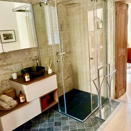 Apartment Garibaldi Old Town & Sea Bright And Confortable *