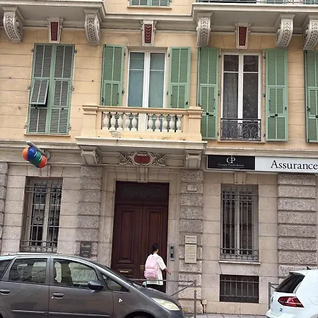 Tres Grande Climatisee Plein Centre Avec Balcon Bed & Breakfast 3*