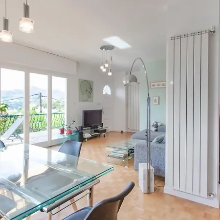 With Amazing View In A Perfect Location *