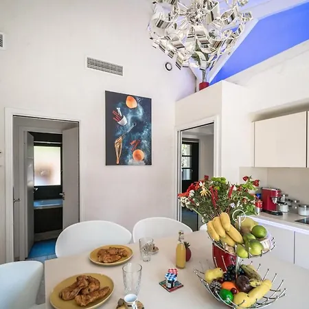 3 Bedrooms With Private Garden And Pool * Nice