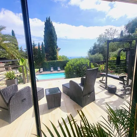 3 Bedrooms With Private Garden And Pool * Nice