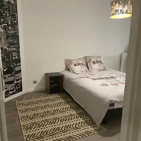 Homestay In A Private Only For Women Near Port