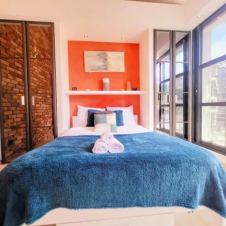 3 Bedrooms With Private Garden And Pool Holiday home *