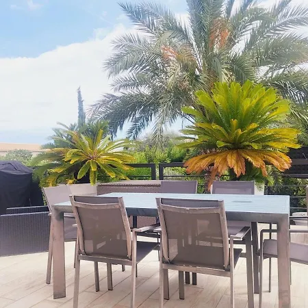Holiday home 3 Bedrooms With Private Garden And Pool