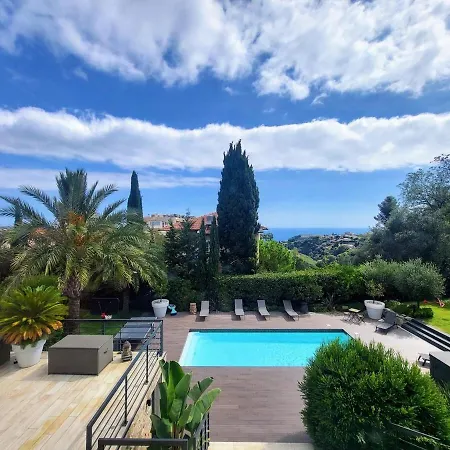 3 Bedrooms With Private Garden And Pool Nice