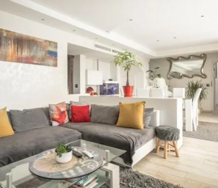 3 Bedrooms With Private Garden And Pool Holiday home Nice