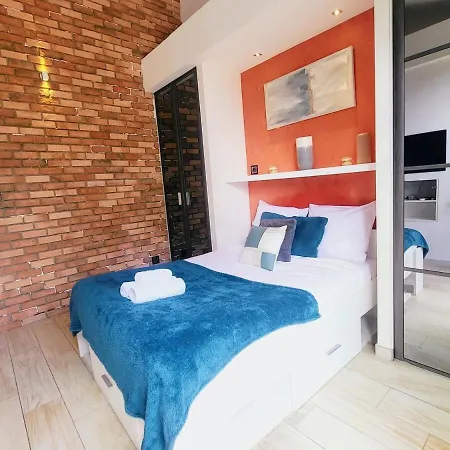 Holiday home 3 Bedrooms With Private Garden And Pool Nice