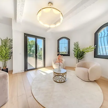 Panoramic-view Villa, 5 En-suites, Pool, Sleeps 10 * Nice