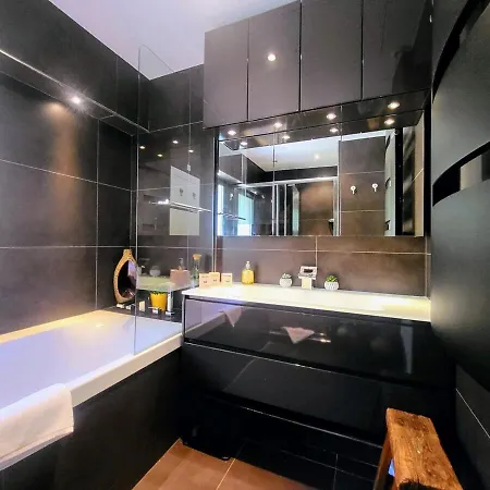 3 Bedrooms With Private Garden And Pool *