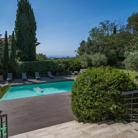 3 Bedrooms With Private Garden And Pool * Nice
