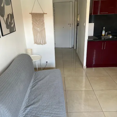 Apartment Port