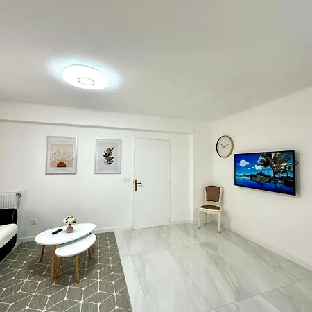 A 5min De La Climatise Apartment *