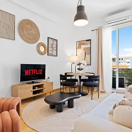 Apartment Renting - Arson - Chic & Modern Design 2-bedroom Ac Port