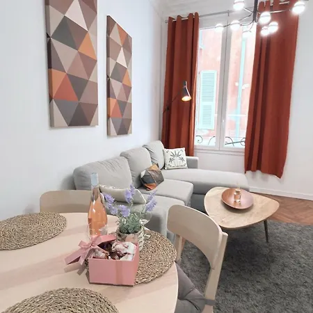 Beautiful And Comfortable Vieux