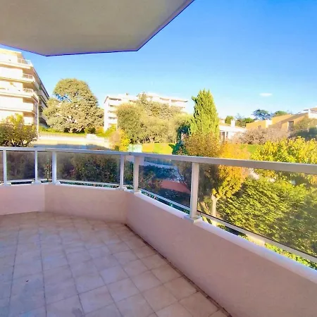 2 Pieces Terrasse Piscine Parking * Nice