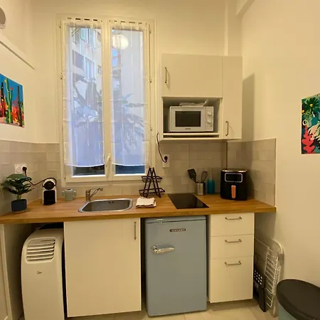 Apartment 1 Garibaldi *