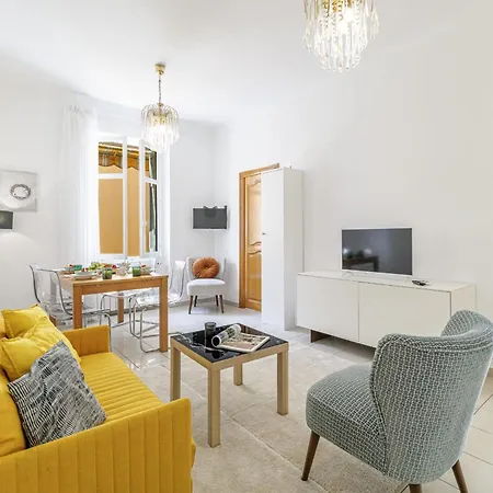My Casa Durante 14 - Cosy In Town Close Train Station Apartment