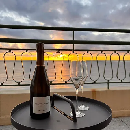 Un Balcon Sur La Apartment Nice