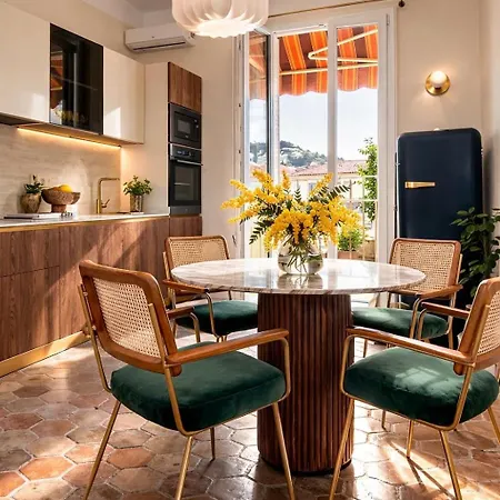 Gatsby Apartment