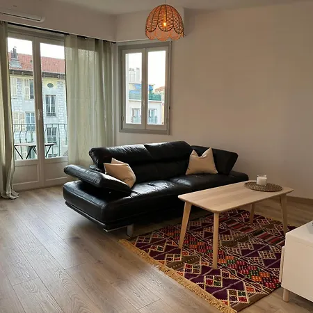 Escapade Azureenne Apartment *