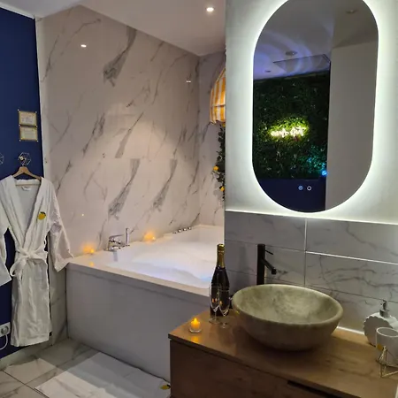 Ciao Bella Wellness - Luxury Jacuzzi, Massage Table & Ac In Appartement Nice