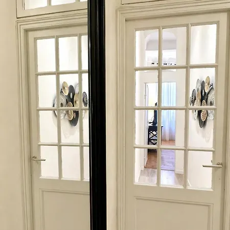 Apartment In Vieux-nice, Saleya *