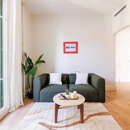 One-bedroom In Carre D'or, 200m Apartment Nice
