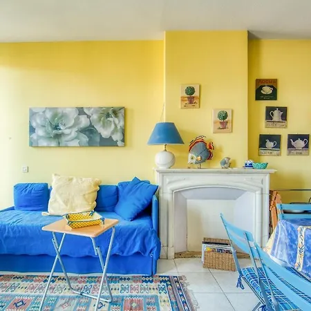 Apartment Bright Two-room With Terrace In Jean-medecin *
