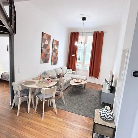 Beautiful And Comfortable Vieux