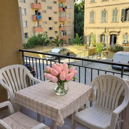 Apartment Cosy A Magnan Ideal Pour 2 Personnes Proche De La