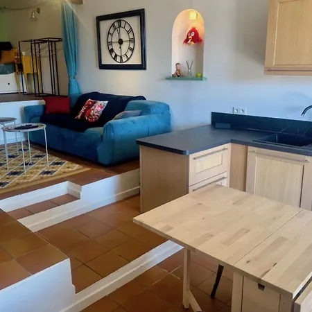 Beautiful 45 M With Terrace In Apartment *