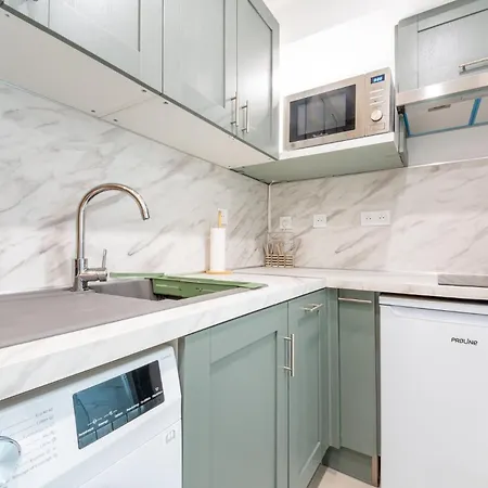 With 1 Bedroom, Gambetta, Russian Church Apartment