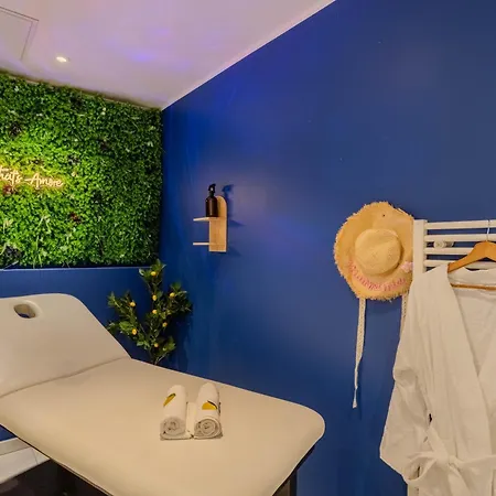 Ciao Bella Wellness - Luxury Jacuzzi, Massage Table & Ac In Appartement