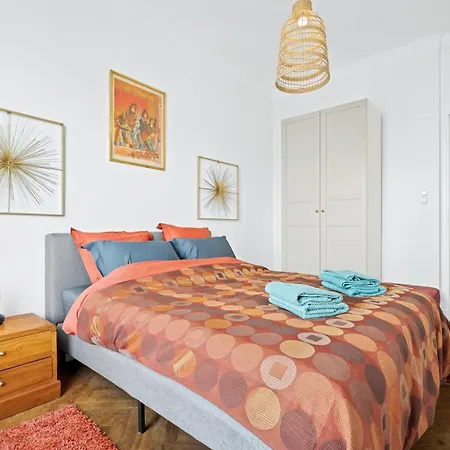 Renting - Auber - Elegant Bright View Station Ac Elevator Apartment Nice