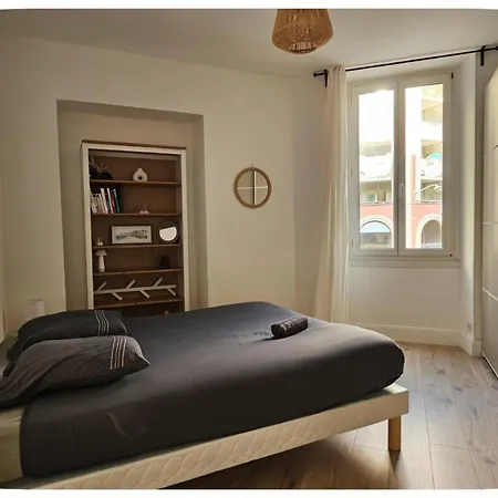 3 Pieces - 2 - Port De Apartment