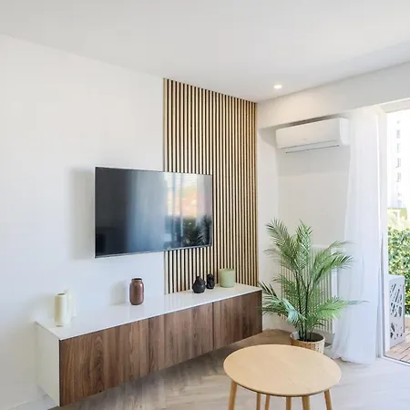 Perfectly Located Between Sea And Center Apartment *