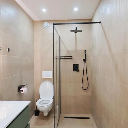 Apartment Perfectly Located Between Sea And Center