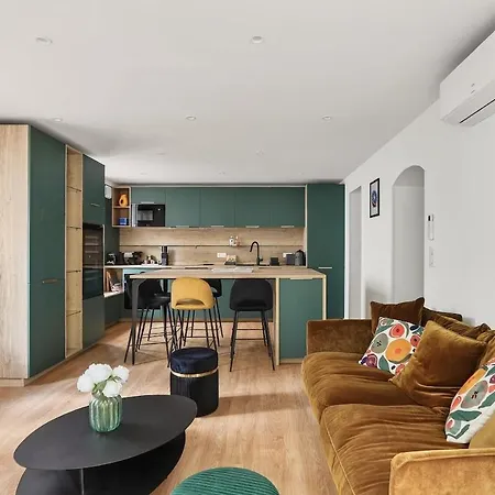 Magnifique Maison Avec Parking A 50m De La *