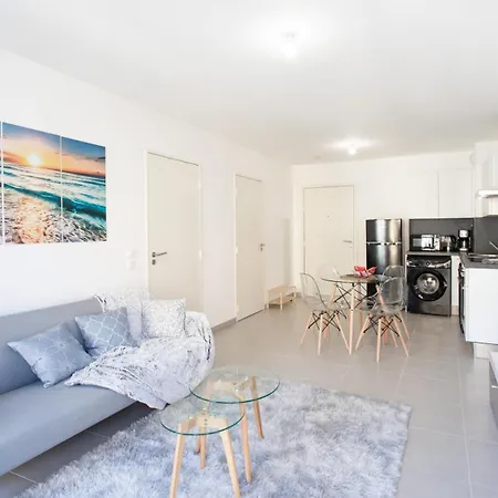 Riquier 1br Steps From Sncf Apartment *