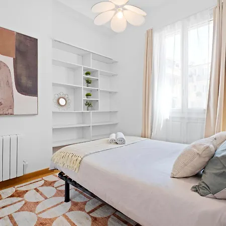 Apartment Renting - Arson - Chic & Modern Design 2-bedroom Ac Port Nice