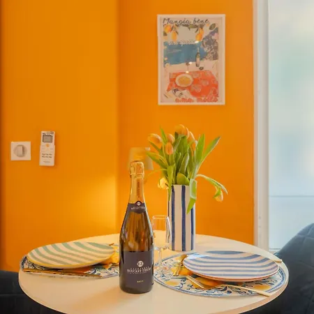 Appartement Ciao Bella Wellness - Luxury Jacuzzi, Massage Table & Ac In