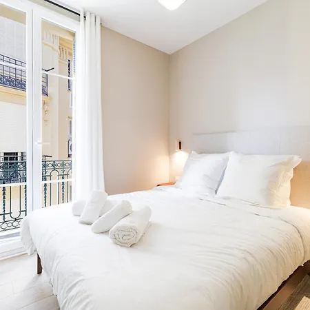 Apartment One-bedroom In Carre D'or, 200m Nice
