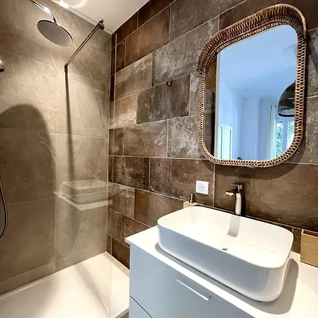 Urban Charm 6 People Near Dowtown With Air Conditioning & Netflix * Nice
