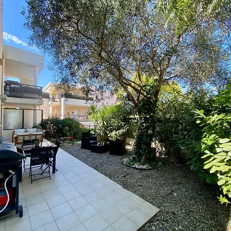 Apartment West Ground-floor One Bedroom With Parking, Garden, Pool Nice