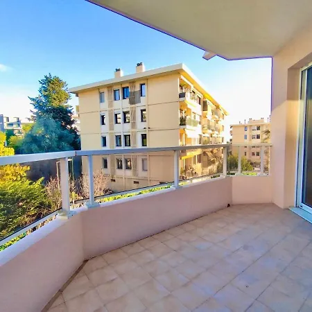 Apartment 2 Pieces Terrasse Piscine Parking *