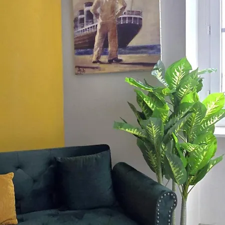 Sunny Loft At Gate Of Old *