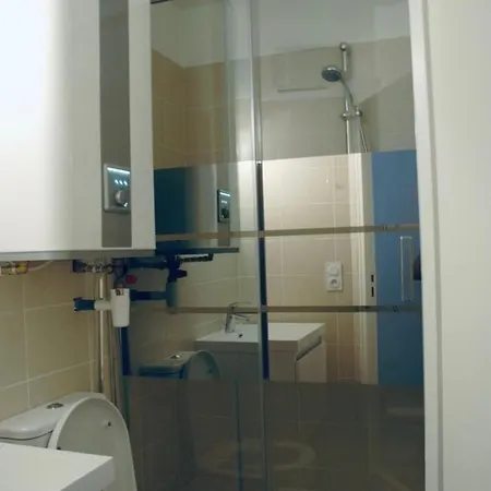 Bel Appartement, Balcon, 15 Minutes Du Centre *