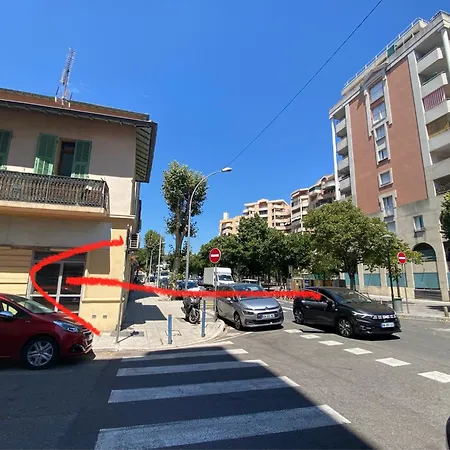 Bel Appartement, Balcon, 15 Minutes Du Centre *